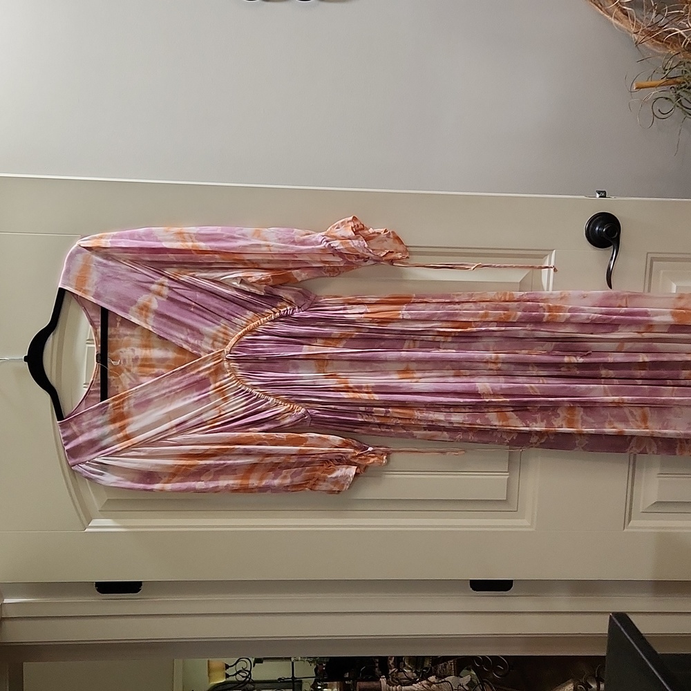 Young, Fabulous and Broke, dress